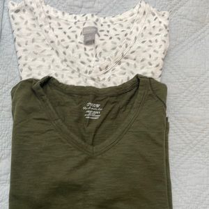 Set of 2 Chico’s short sleeve shirts. Excellent used condition.